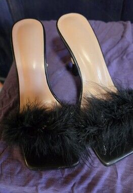 Source Unknown Black Fur Slide Sandals